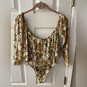 NWT Willow + Root Vintage Floral Bodysuit Sz M